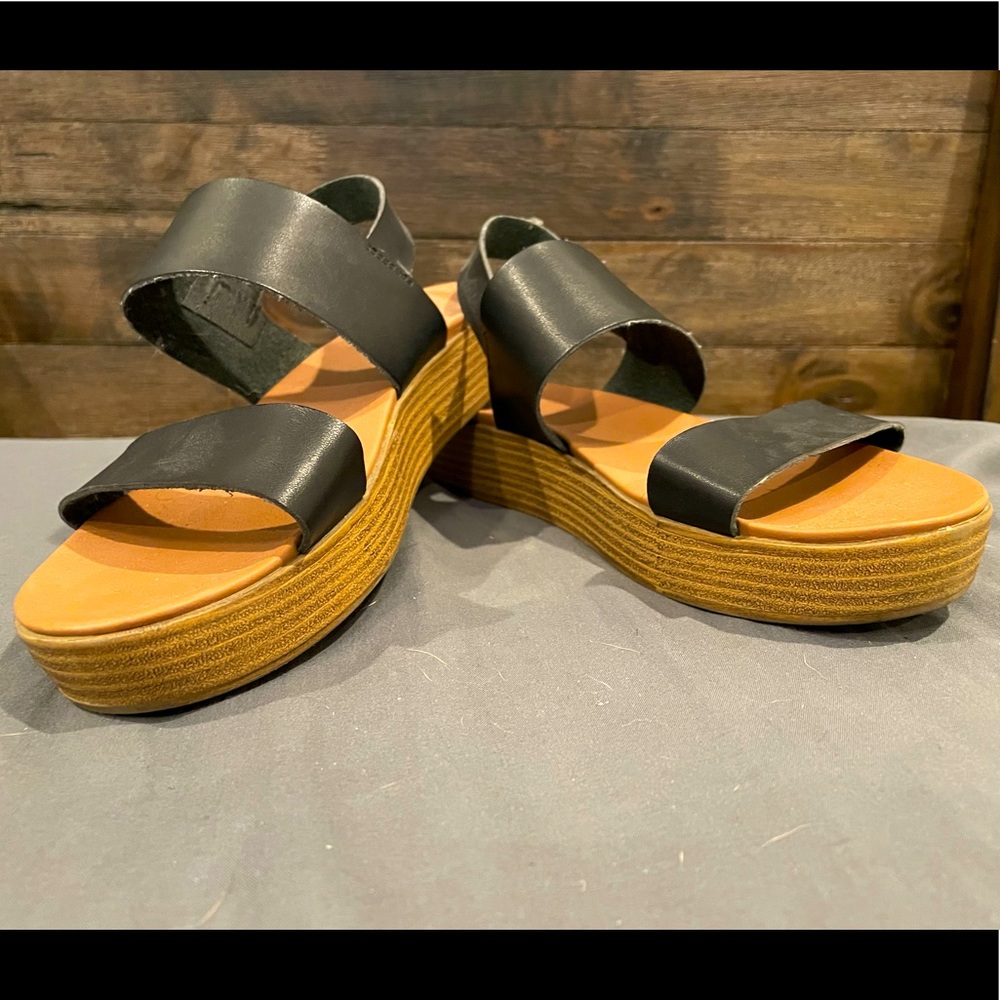 Madden Girl Sandlas. Size 8. Very Good Used Condition